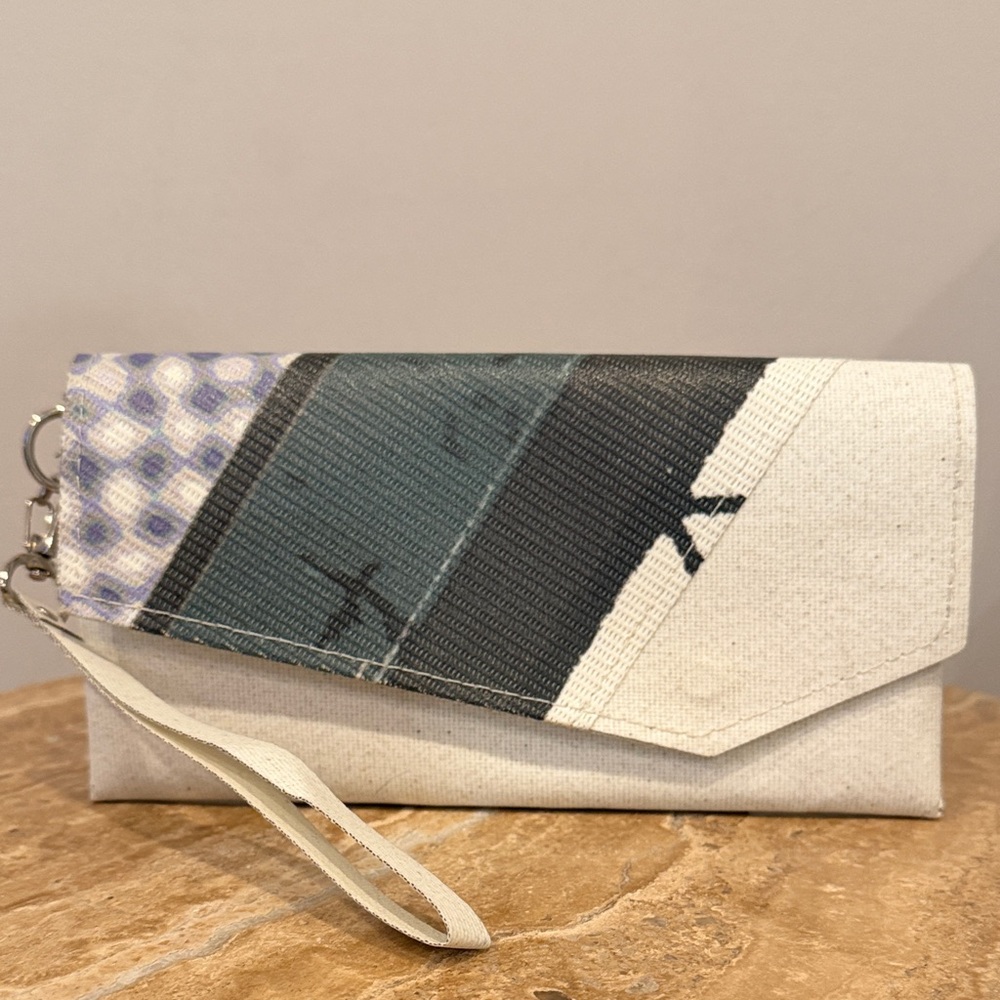 Stylish White and Black Clutch Wristlet
